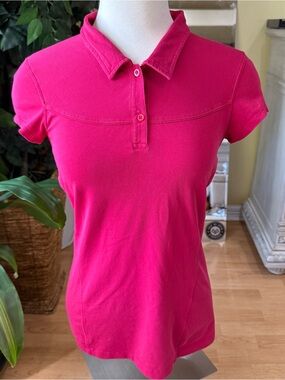 Arc’teryx Women’s Berry Red Polo Shirt Relaxed Fit Outdoor Top Size M
